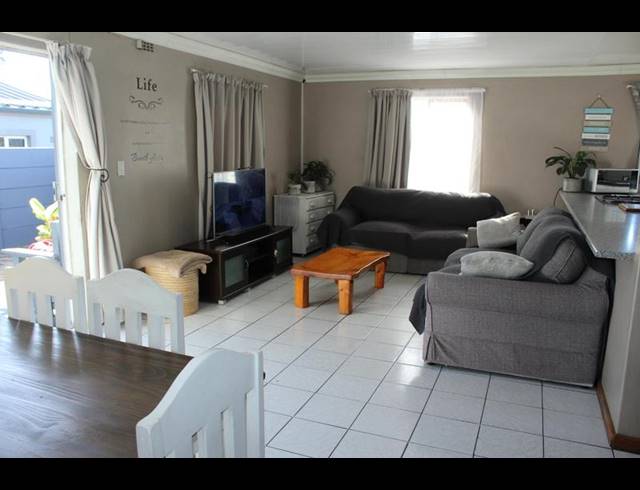 3 BEDROOM HOUSE FOR SALE IN TOWNSEND ESTATE